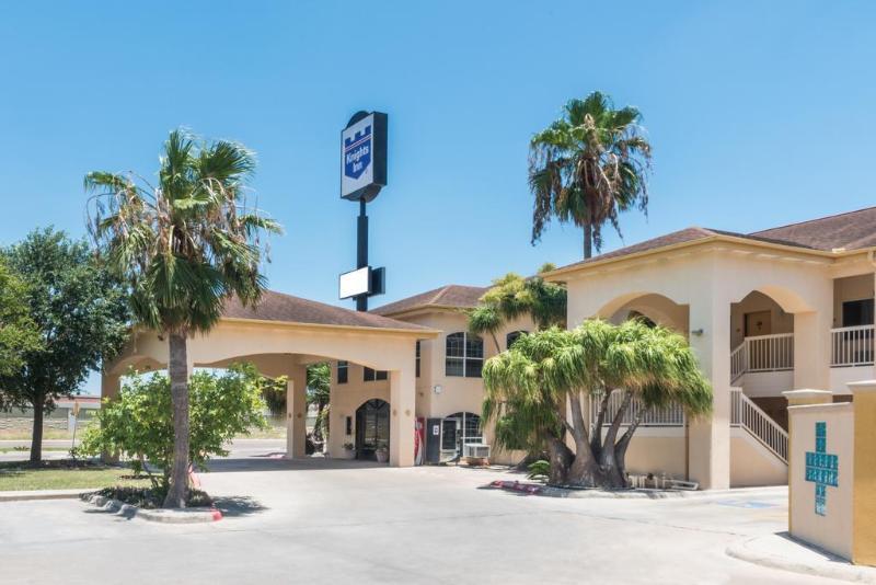 Texas Inn And Suites City Center At University Dr. Edinburg Exterior foto